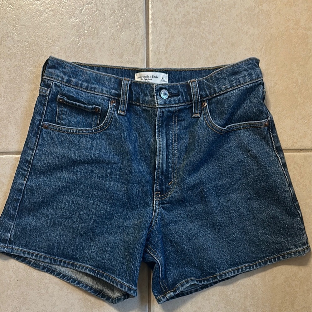 Like new Abercrombie & Fitch High Rise Dad Denim Short